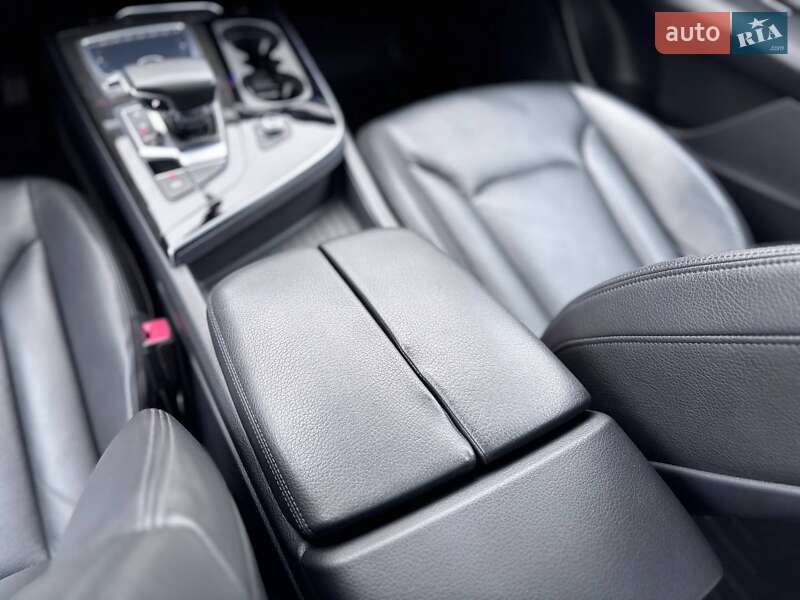 Внедорожник / Кроссовер Audi Q7 2017 в Коломые