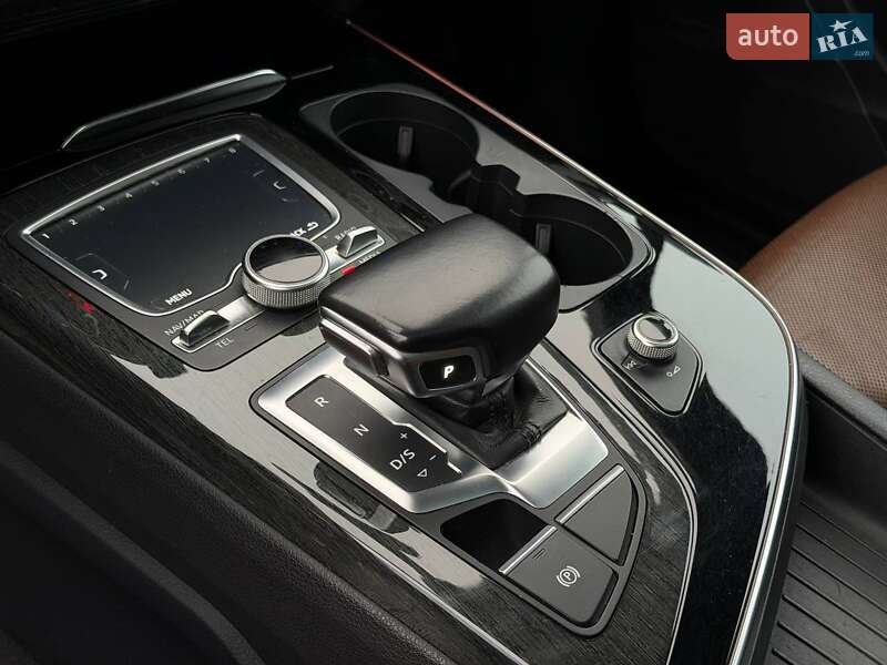 Позашляховик / Кросовер Audi Q7 2016 в Харкові