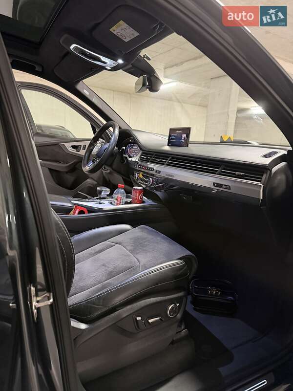 Внедорожник / Кроссовер Audi Q7 2017 в Киеве