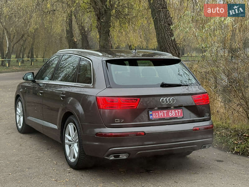 Внедорожник / Кроссовер Audi Q7 2017 в Ровно