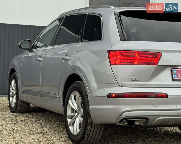 Позашляховик / Кросовер Audi Q7 2015 в Стрию