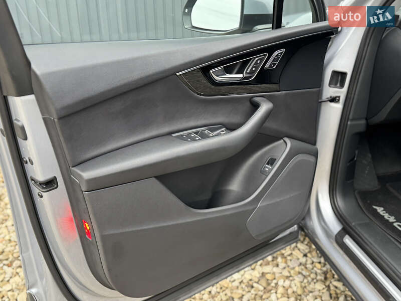 Позашляховик / Кросовер Audi Q7 2015 в Стрию