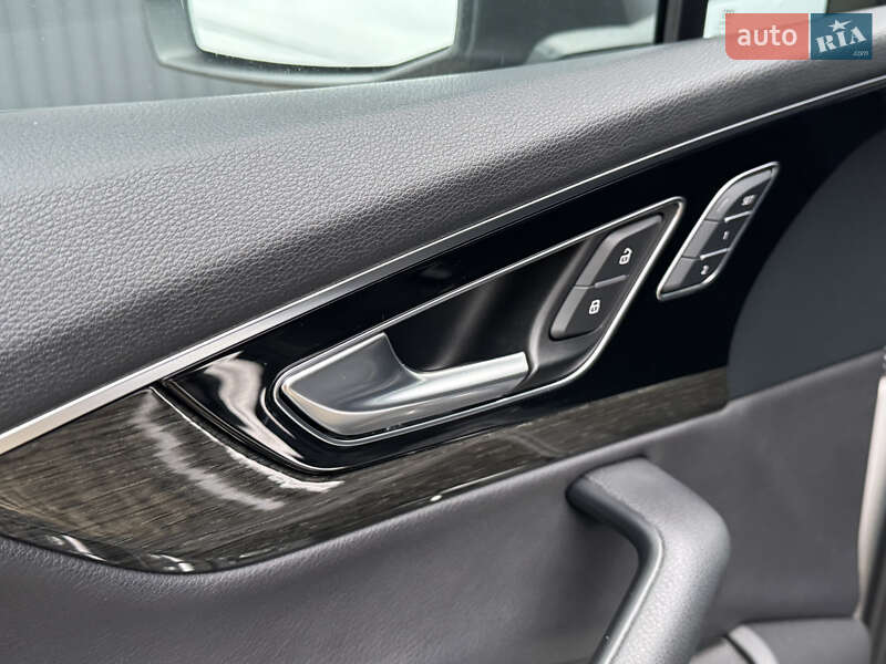 Позашляховик / Кросовер Audi Q7 2015 в Стрию