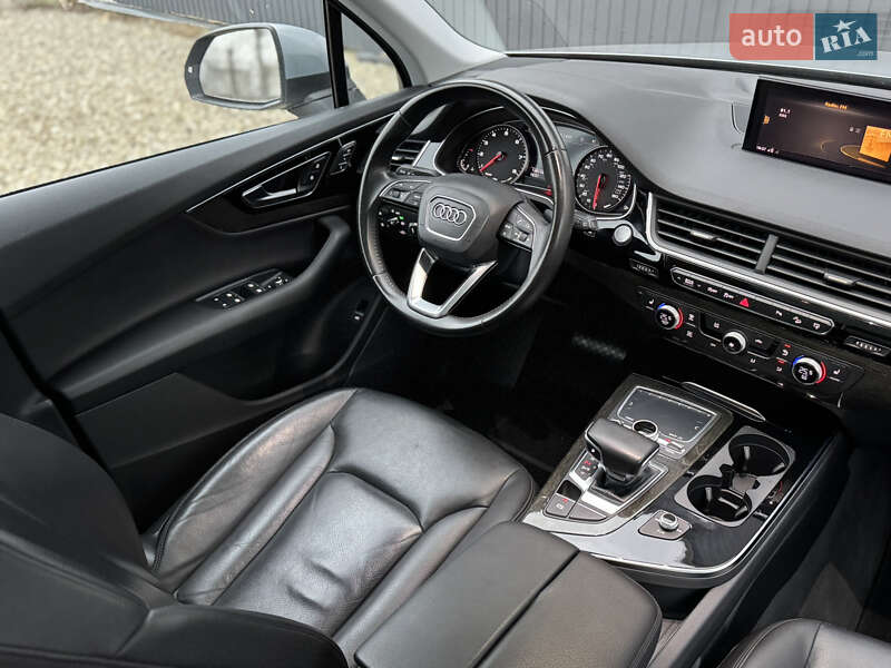 Позашляховик / Кросовер Audi Q7 2015 в Стрию