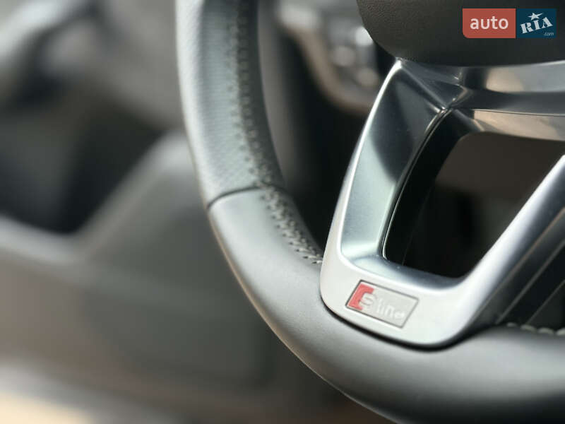 Внедорожник / Кроссовер Audi Q7 2017 в Ровно