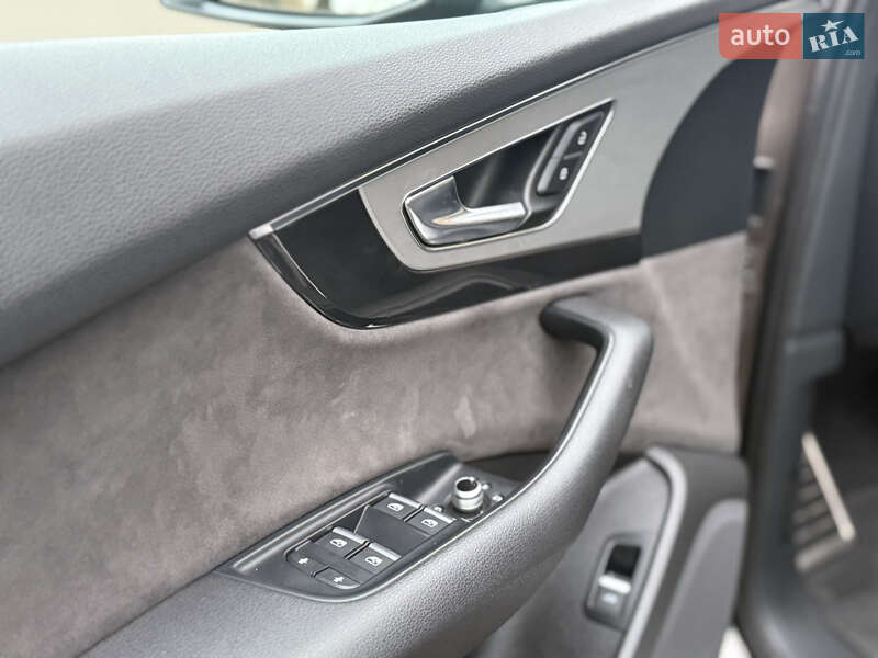 Внедорожник / Кроссовер Audi Q7 2017 в Ровно