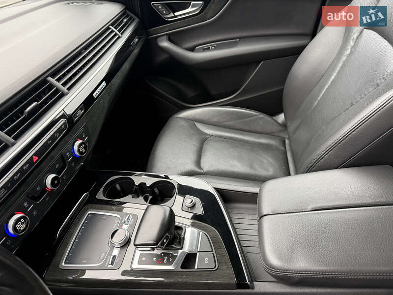 Позашляховик / Кросовер Audi Q7 2017 в Києві фото 28 Позашляховик / Кросовер Audi Q7 2017 в Києві