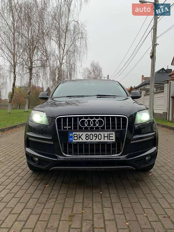 Позашляховик / Кросовер Audi Q7 2014 в Рівному