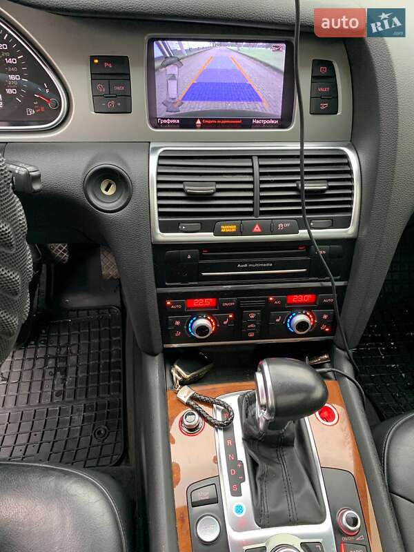 Позашляховик / Кросовер Audi Q7 2014 в Рівному