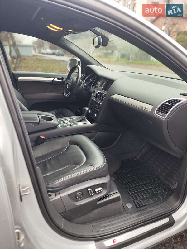 Позашляховик / Кросовер Audi Q7 2014 в Вінниці