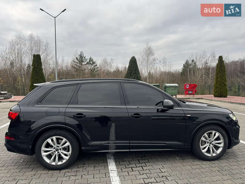 Позашляховик / Кросовер Audi Q7 2021 в Житомирі
