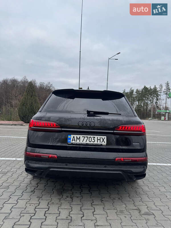 Позашляховик / Кросовер Audi Q7 2021 в Житомирі