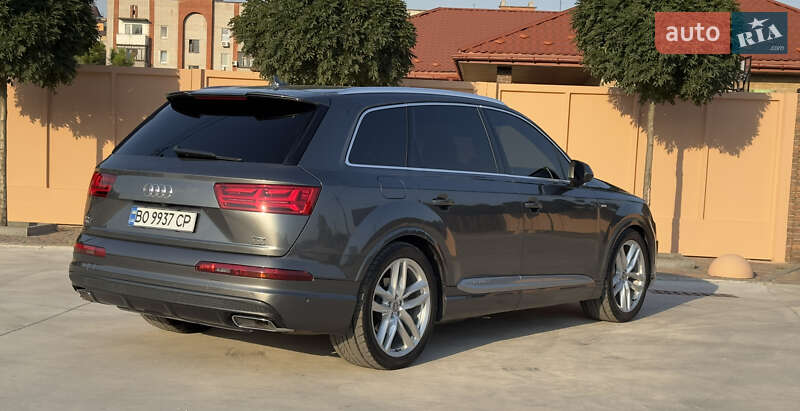 Внедорожник / Кроссовер Audi Q7 2016 в Павлограде