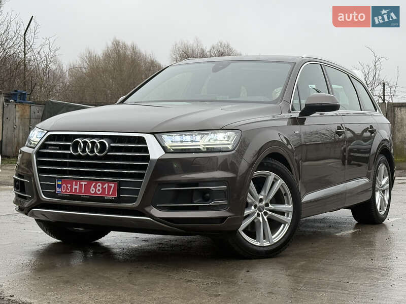 Внедорожник / Кроссовер Audi Q7 2017 в Ровно