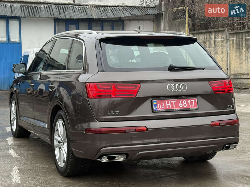 Внедорожник / Кроссовер Audi Q7 2017 в Ровно