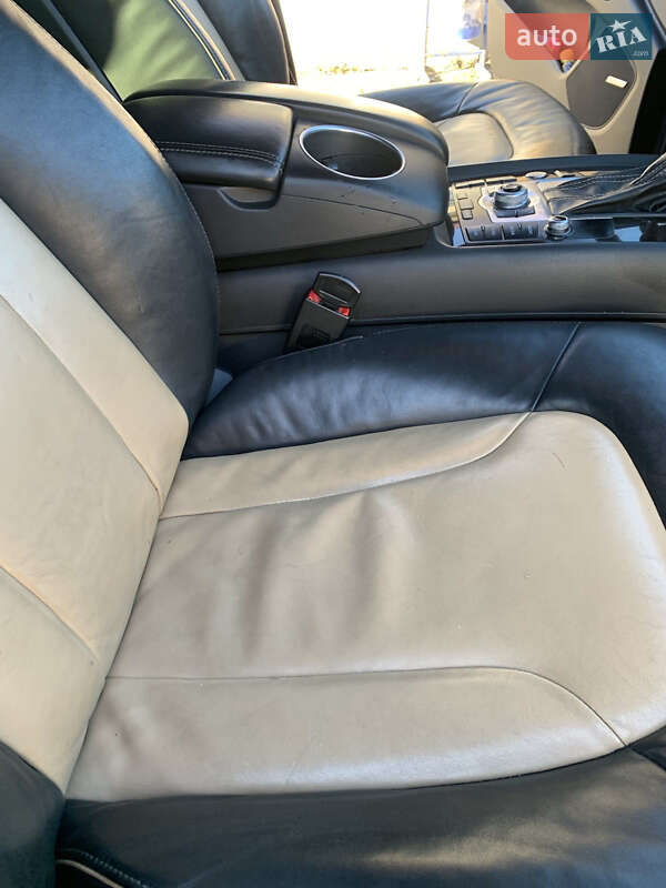 Позашляховик / Кросовер Audi Q7 2013 в Буську