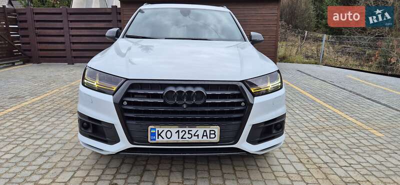 Позашляховик / Кросовер Audi Q7 2017 в Яремчі