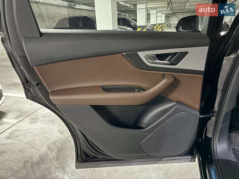 Позашляховик / Кросовер Audi Q7 2016 в Дніпрі