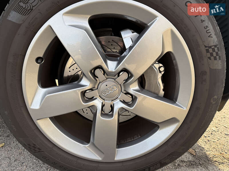 Внедорожник / Кроссовер Audi Q7 2012 в Запорожье