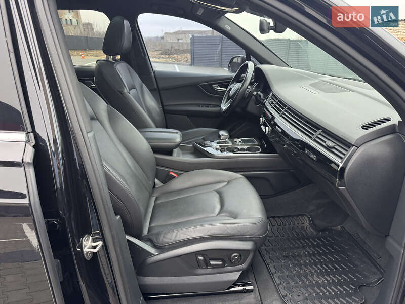 Позашляховик / Кросовер Audi Q7 2017 в Дубні фото 27 Позашляховик / Кросовер Audi Q7 2017 в Дубні