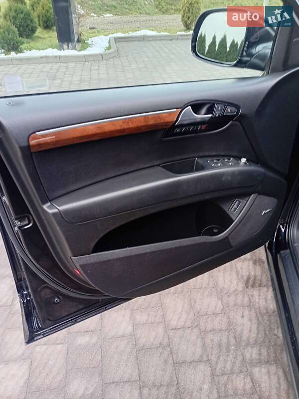 Позашляховик / Кросовер Audi Q7 2012 в Стрию