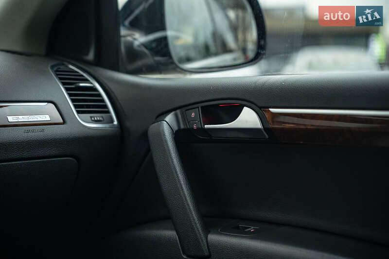 Внедорожник / Кроссовер Audi Q7 2013 в Черновцах