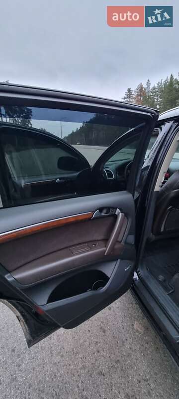 Позашляховик / Кросовер Audi Q7 2010 в Охтирці