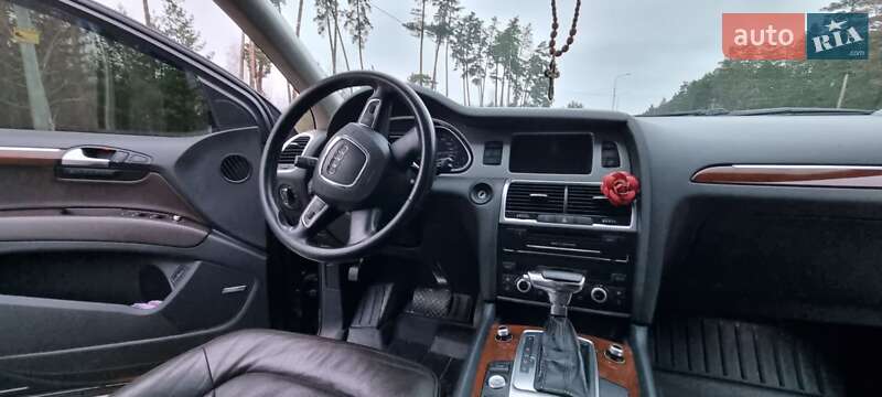 Позашляховик / Кросовер Audi Q7 2010 в Охтирці