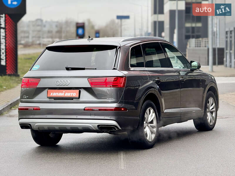 Позашляховик / Кросовер Audi Q7 2019 в Києві