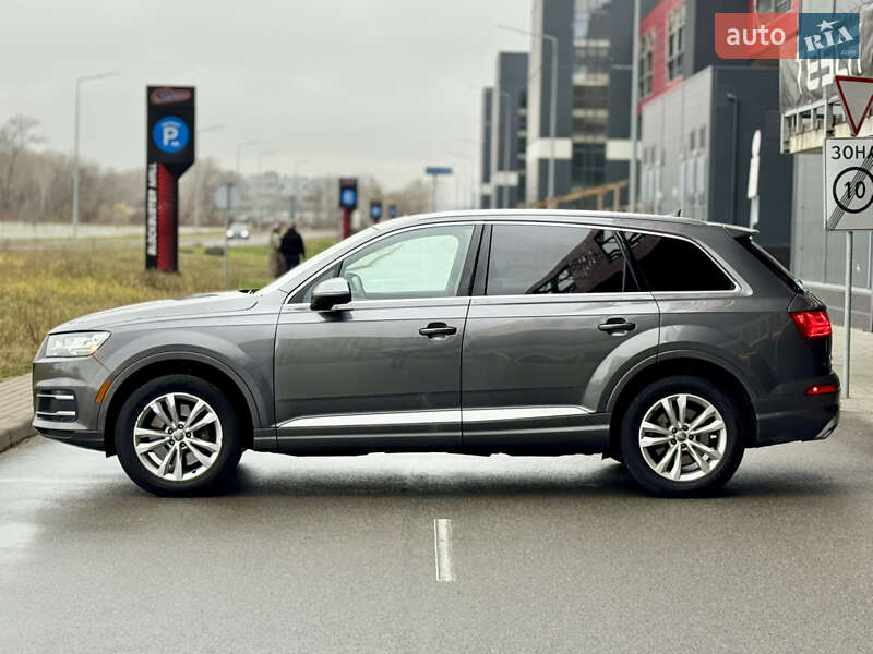 Позашляховик / Кросовер Audi Q7 2019 в Києві