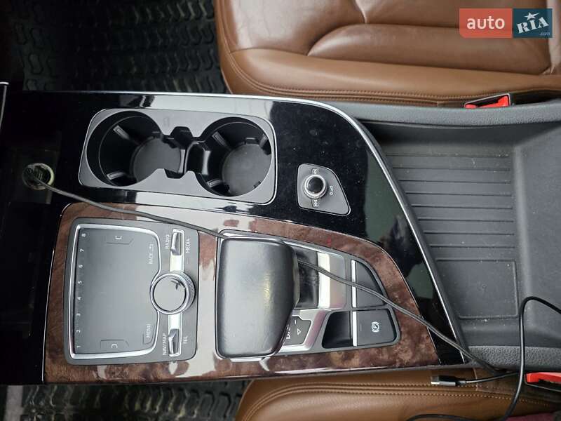 Позашляховик / Кросовер Audi Q7 2015 в Києві