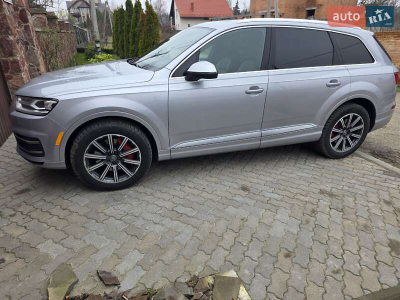 Позашляховик / Кросовер Audi Q7 2015 в Києві