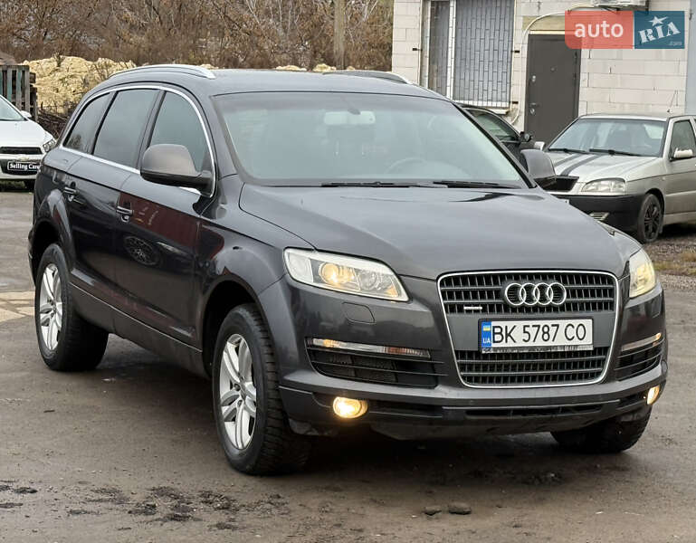 Позашляховик / Кросовер Audi Q7 2007 в Рівному