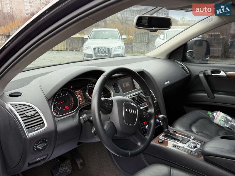 Позашляховик / Кросовер Audi Q7 2007 в Рівному