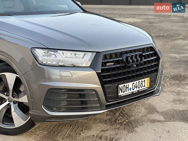 Позашляховик / Кросовер Audi Q7 2016 в Рівному