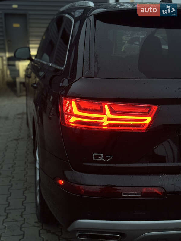 Внедорожник / Кроссовер Audi Q7 2017 в Киеве фото 10 Внедорожник / Кроссовер Audi Q7 2017 в Киеве