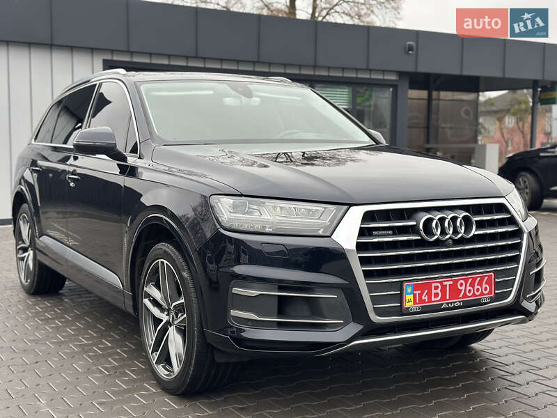 Внедорожник / Кроссовер Audi Q7 2017 в Владимире