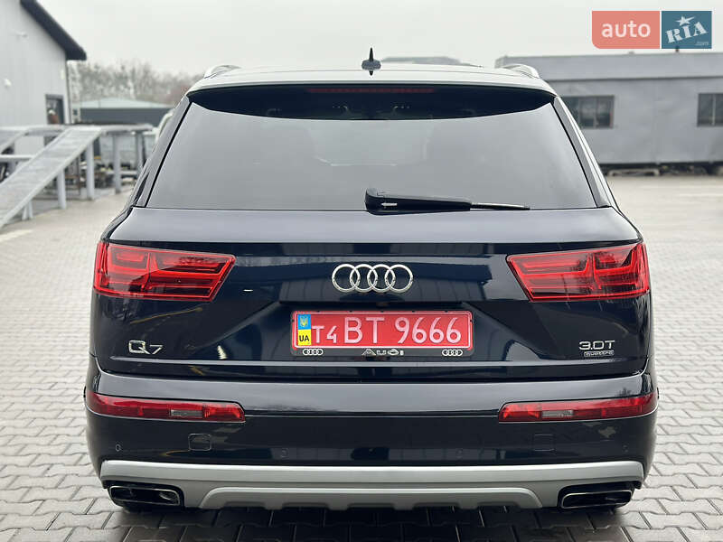 Внедорожник / Кроссовер Audi Q7 2017 в Владимире