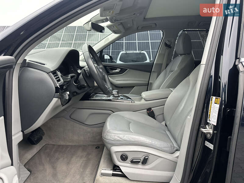 Внедорожник / Кроссовер Audi Q7 2017 в Владимире