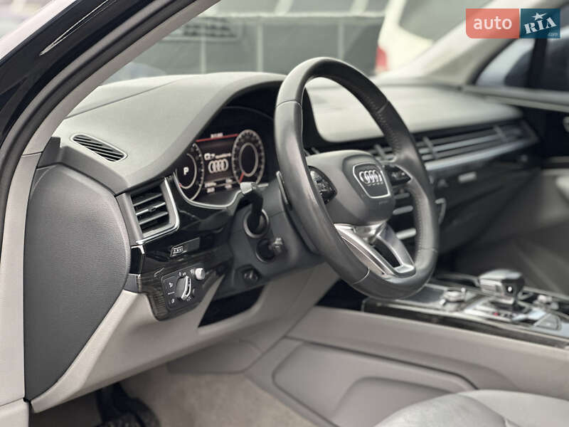 Внедорожник / Кроссовер Audi Q7 2017 в Владимире