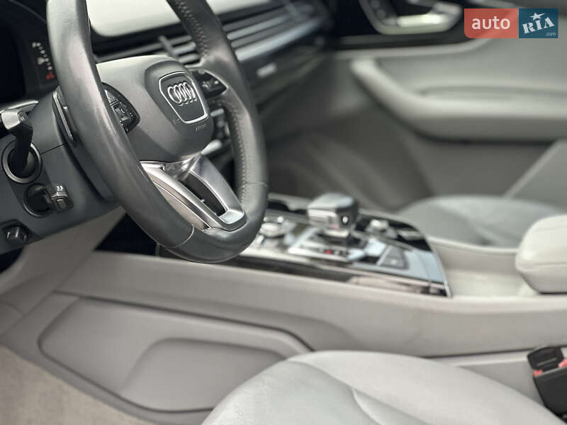 Внедорожник / Кроссовер Audi Q7 2017 в Владимире