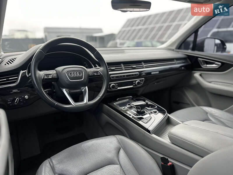 Внедорожник / Кроссовер Audi Q7 2017 в Владимире