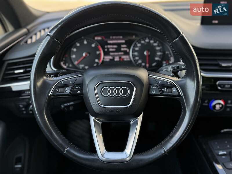 Внедорожник / Кроссовер Audi Q7 2016 в Днепре