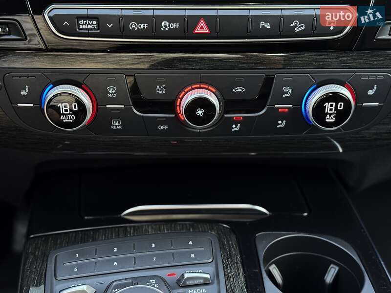 Внедорожник / Кроссовер Audi Q7 2016 в Днепре