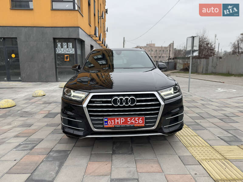 Позашляховик / Кросовер Audi Q7 2017 в Запоріжжі