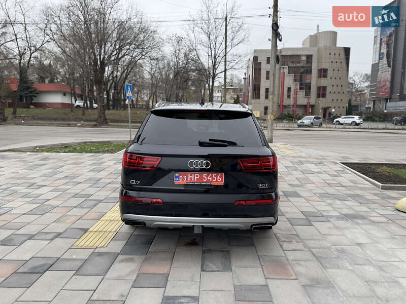 Позашляховик / Кросовер Audi Q7 2017 в Запоріжжі