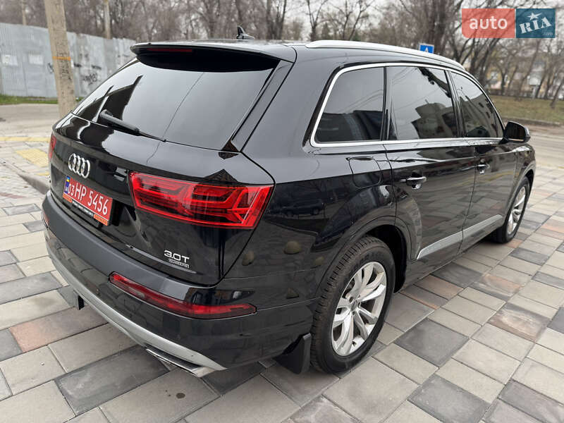 Позашляховик / Кросовер Audi Q7 2017 в Запоріжжі