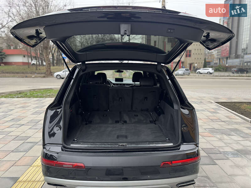 Позашляховик / Кросовер Audi Q7 2017 в Запоріжжі