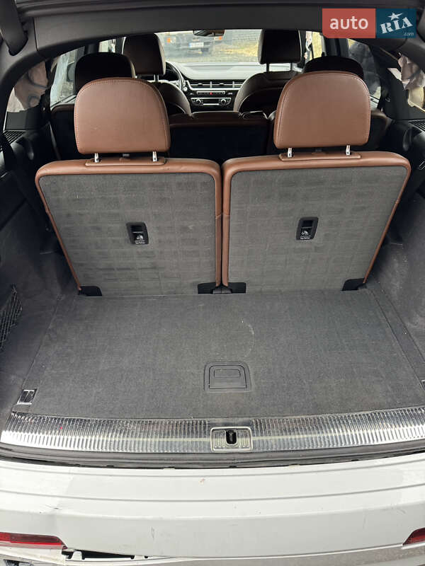 Позашляховик / Кросовер Audi Q7 2016 в Луцьку
