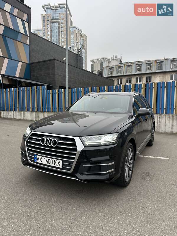 Внедорожник / Кроссовер Audi Q7 2018 в Киеве